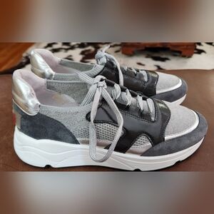 Vaddia New Bookie Gray and Black Women's Sneakers, Size 41